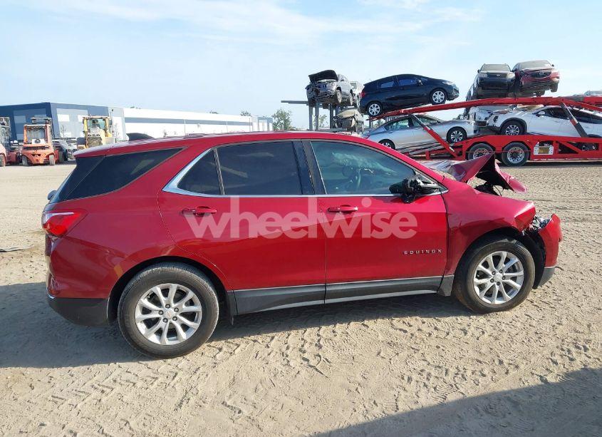 Photo 13 of 2018 Chevrolet Equinox LT (VIN 2GNAXJEV0J6156887)