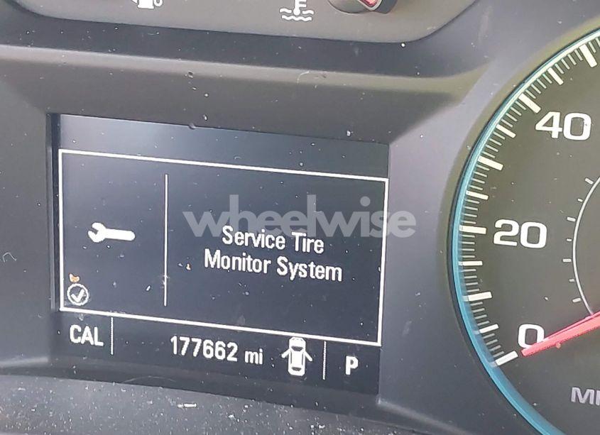 Photo 15 of 2018 Chevrolet Equinox LT (VIN 2GNAXJEV0J6156887)