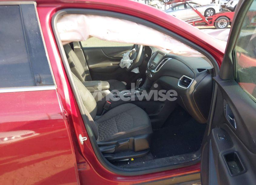 Photo 5 of 2018 Chevrolet Equinox LT (VIN 2GNAXJEV0J6156887)