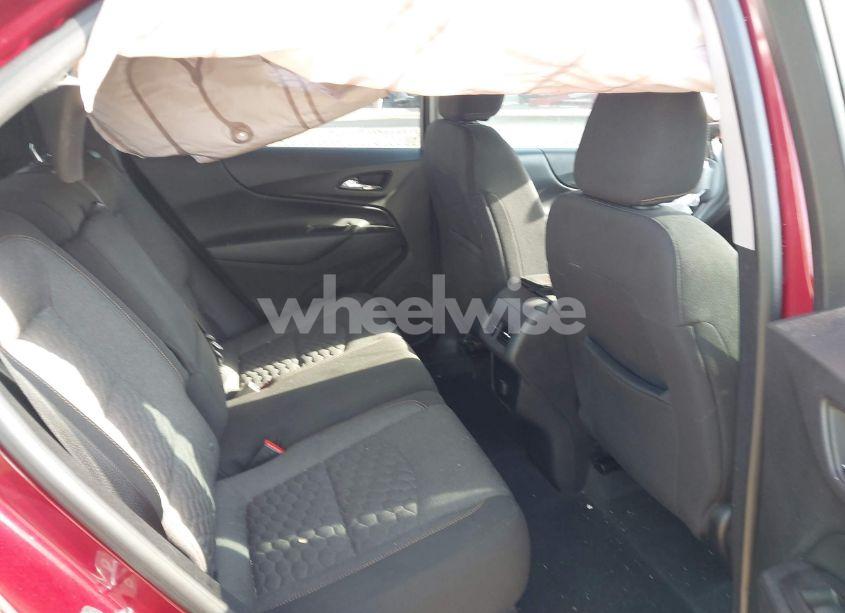 Photo 8 of 2018 Chevrolet Equinox LT (VIN 2GNAXJEV0J6156887)