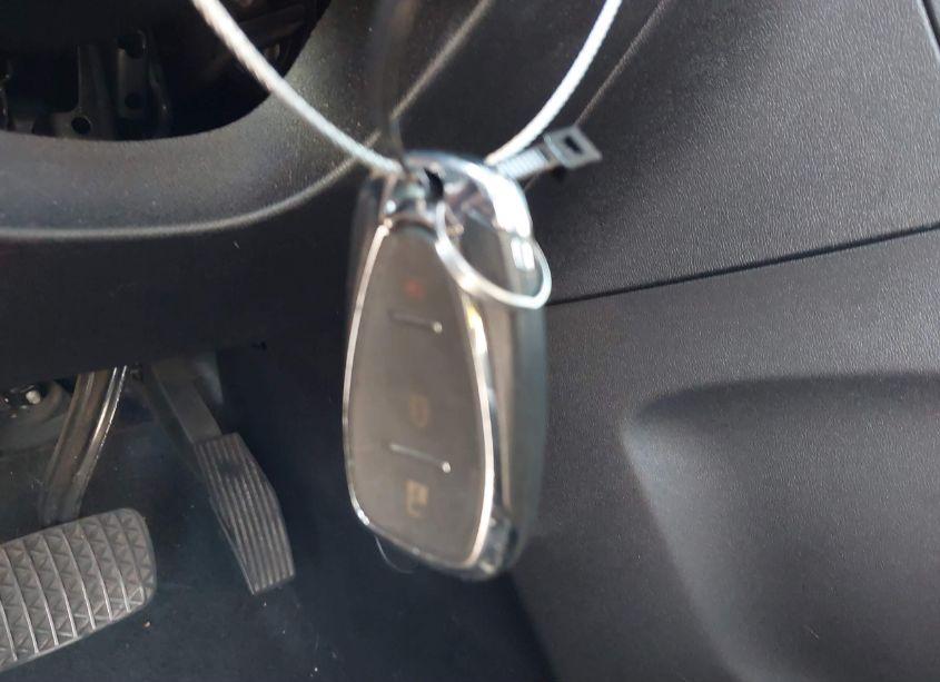 Photo 11 of 2018 Chevrolet Equinox LT (VIN 2GNAXJEV0J6190814)