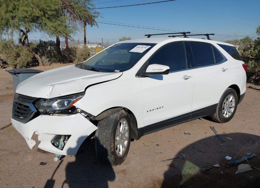 Photo 2 of 2018 Chevrolet Equinox LT (VIN 2GNAXJEV0J6190814)