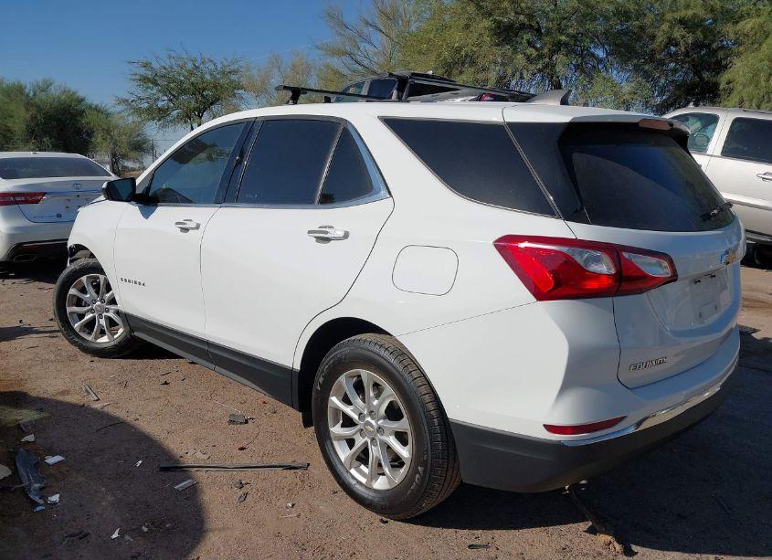 Photo 3 of 2018 Chevrolet Equinox LT (VIN 2GNAXJEV0J6190814)