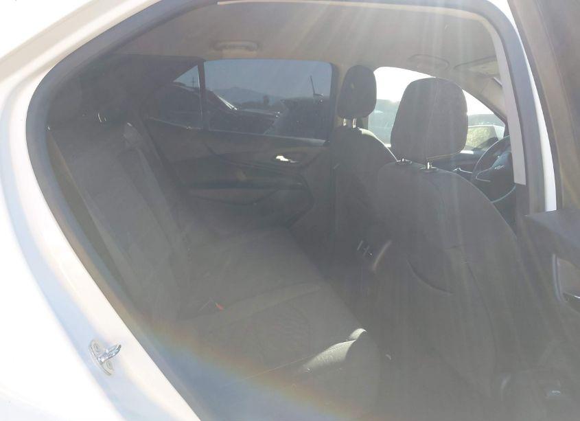 Photo 8 of 2018 Chevrolet Equinox LT (VIN 2GNAXJEV0J6190814)