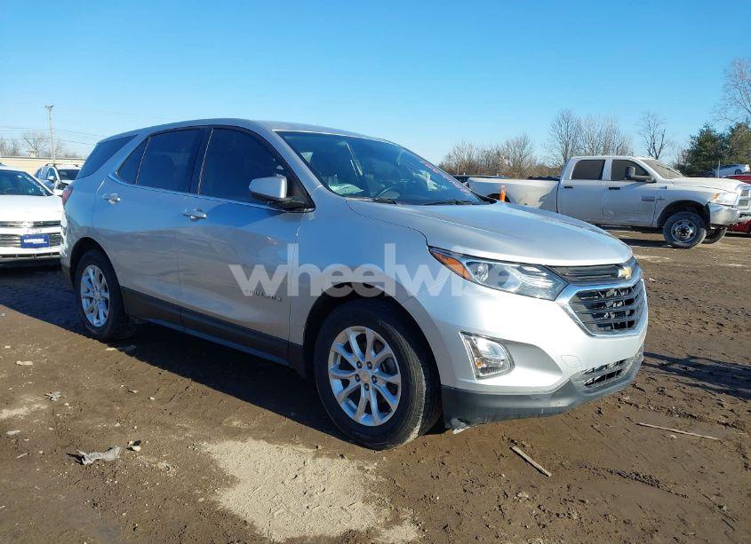 2018 Chevrolet Equinox LT (VIN 2GNAXJEV0J6198881) main photo