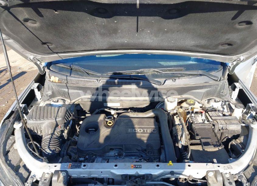 Photo 10 of 2018 Chevrolet Equinox LT (VIN 2GNAXJEV0J6198881)