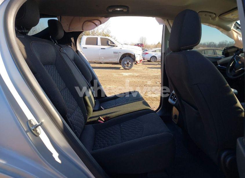 Photo 8 of 2018 Chevrolet Equinox LT (VIN 2GNAXJEV0J6198881)