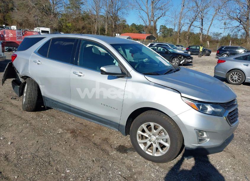 2018 Chevrolet Equinox LT (VIN 2GNAXJEV0J6201097) main photo