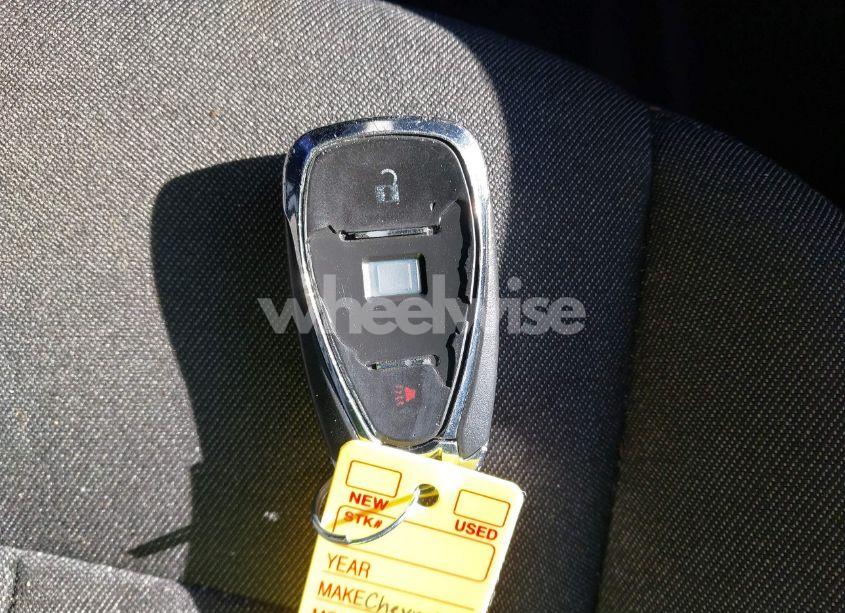 Photo 11 of 2018 Chevrolet Equinox LT (VIN 2GNAXJEV0J6201097)