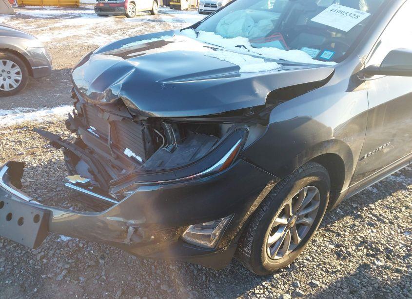 Photo 17 of 2018 Chevrolet Equinox LT (VIN 2GNAXJEV0J6218093)