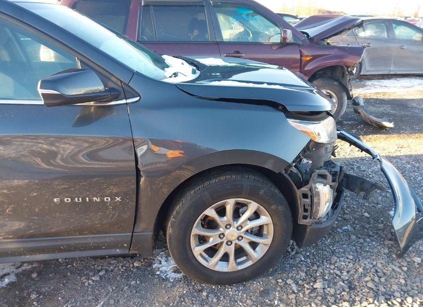 Photo 19 of 2018 Chevrolet Equinox LT (VIN 2GNAXJEV0J6218093)