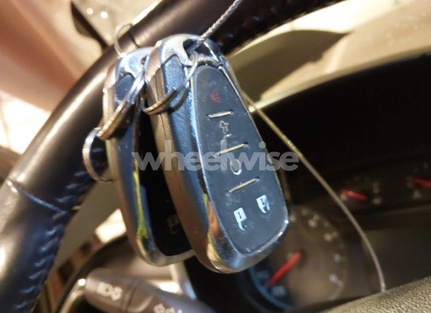 Photo 11 of 2018 Chevrolet Equinox LT (VIN 2GNAXJEV0J6229577)