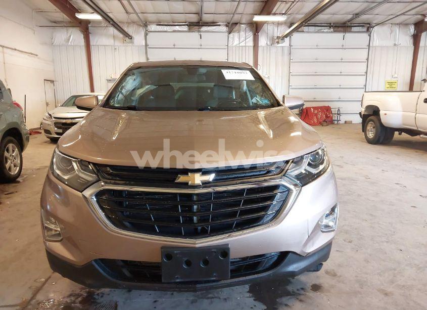 Photo 13 of 2018 Chevrolet Equinox LT (VIN 2GNAXJEV0J6229577)