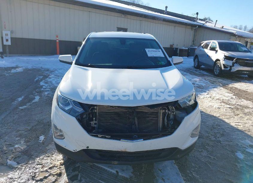 Photo 12 of 2018 Chevrolet Equinox LT (VIN 2GNAXJEV0J6230597)