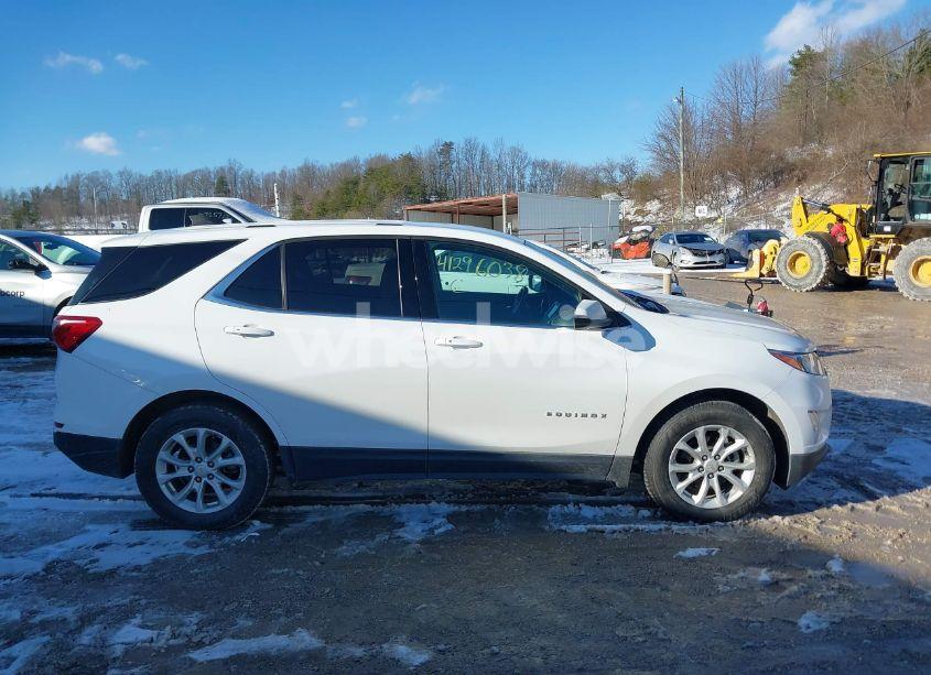 Photo 13 of 2018 Chevrolet Equinox LT (VIN 2GNAXJEV0J6230597)