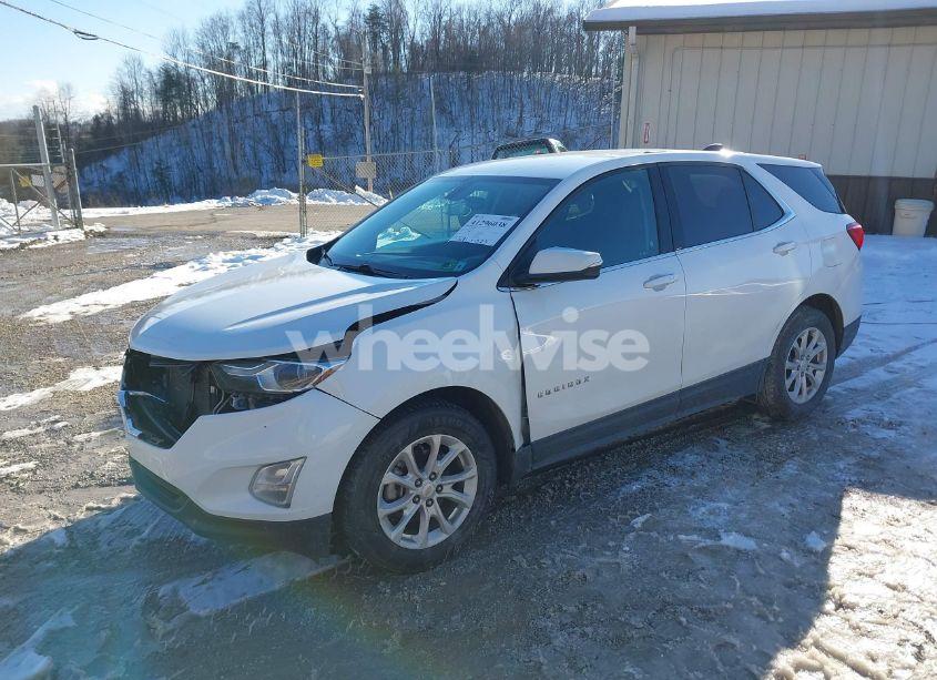 Photo 2 of 2018 Chevrolet Equinox LT (VIN 2GNAXJEV0J6230597)