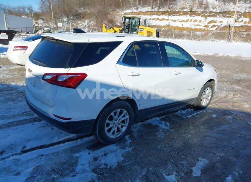Photo 4 of 2018 Chevrolet Equinox LT (VIN 2GNAXJEV0J6230597)
