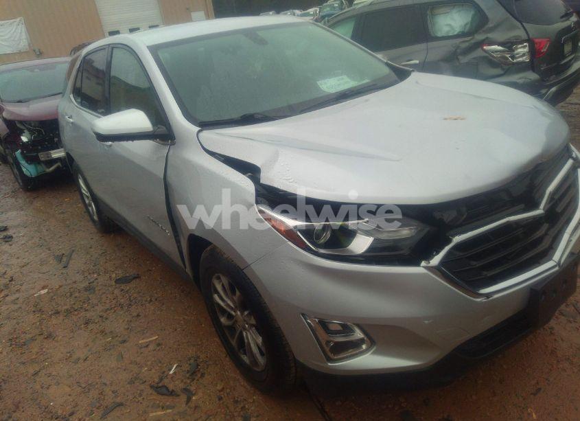 2018 Chevrolet Equinox LT (VIN 2GNAXJEV0J6236450) main photo