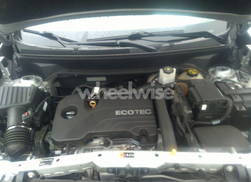 Photo 10 of 2018 Chevrolet Equinox LT (VIN 2GNAXJEV0J6236450)