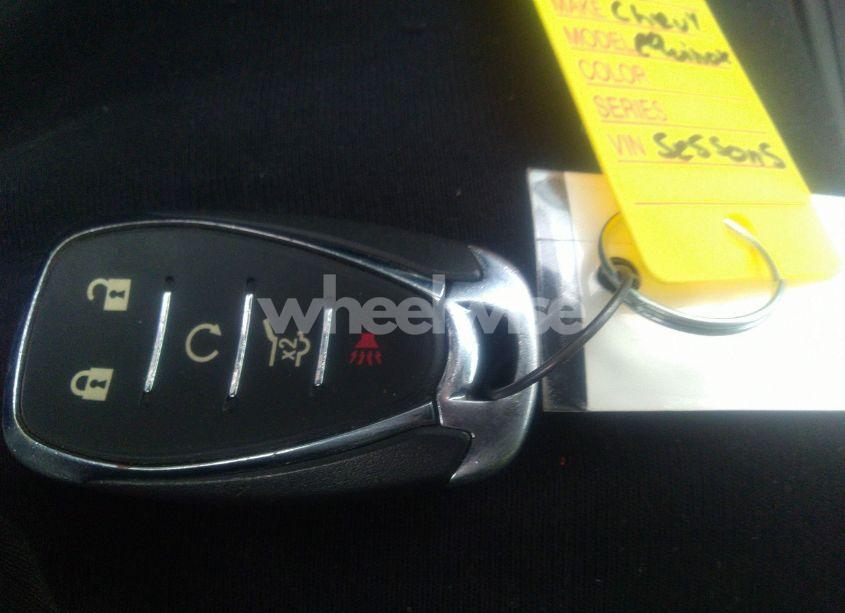 Photo 11 of 2018 Chevrolet Equinox LT (VIN 2GNAXJEV0J6236450)