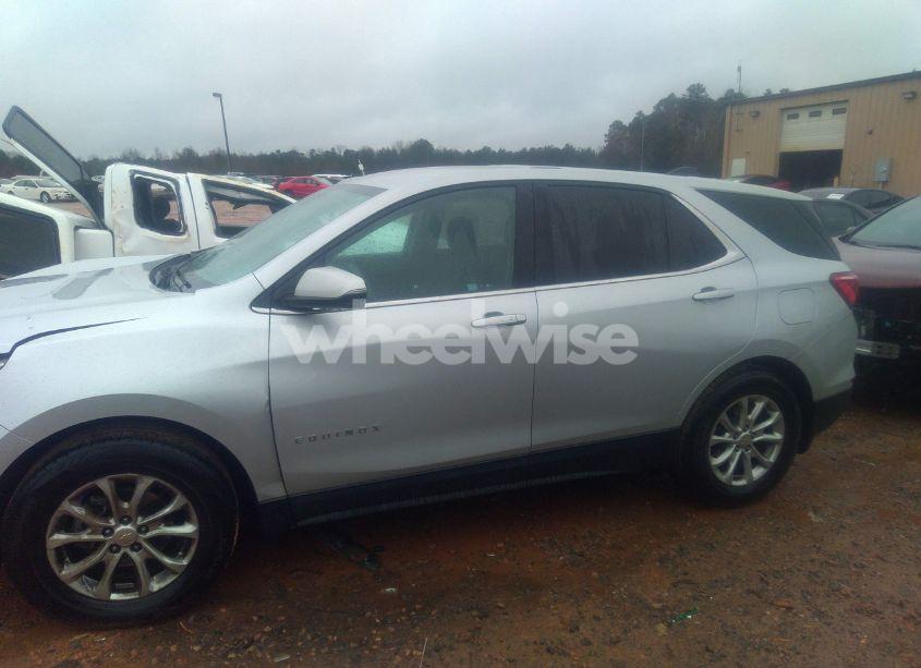 Photo 15 of 2018 Chevrolet Equinox LT (VIN 2GNAXJEV0J6236450)