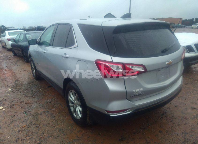 Photo 3 of 2018 Chevrolet Equinox LT (VIN 2GNAXJEV0J6236450)