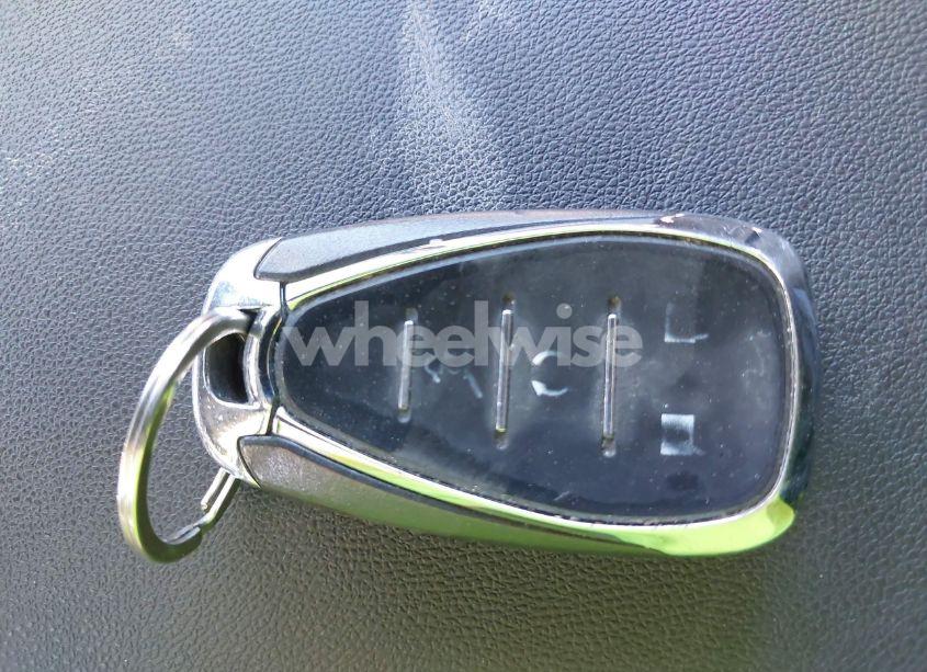 Photo 11 of 2018 Chevrolet Equinox LT (VIN 2GNAXJEV0J6260814)