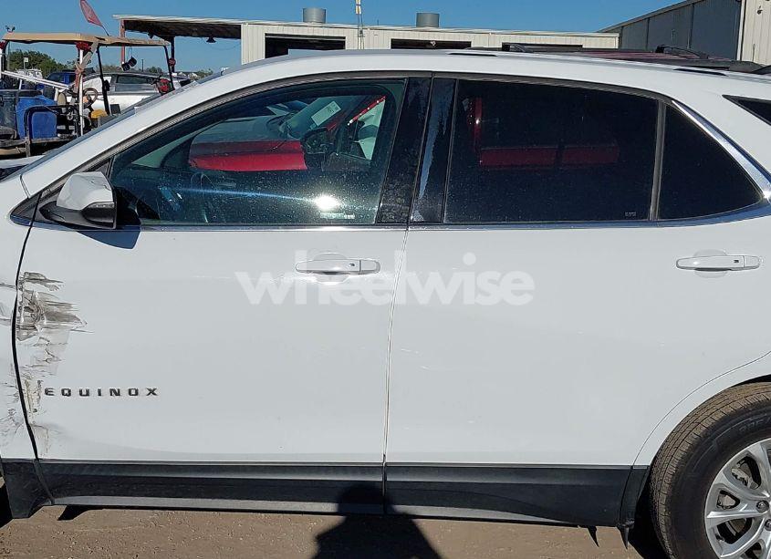 Photo 14 of 2018 Chevrolet Equinox LT (VIN 2GNAXJEV0J6260814)