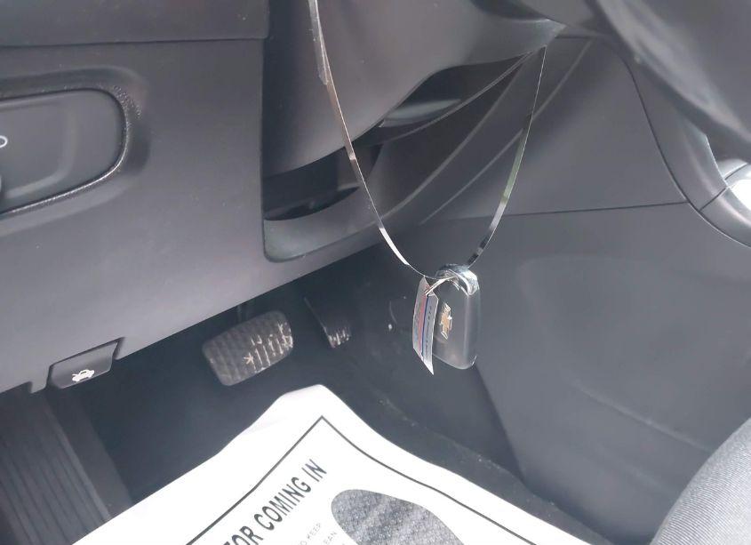 Photo 11 of 2018 Chevrolet Equinox LT (VIN 2GNAXJEV0J6268704)