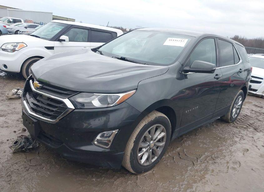 Photo 2 of 2018 Chevrolet Equinox LT (VIN 2GNAXJEV0J6268704)