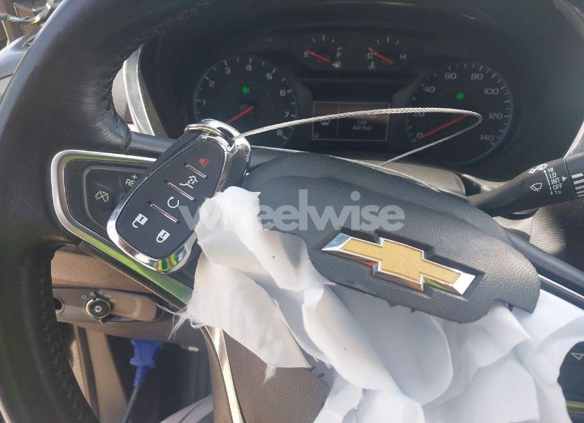 Photo 11 of 2018 Chevrolet Equinox LT (VIN 2GNAXJEV0J6296034)