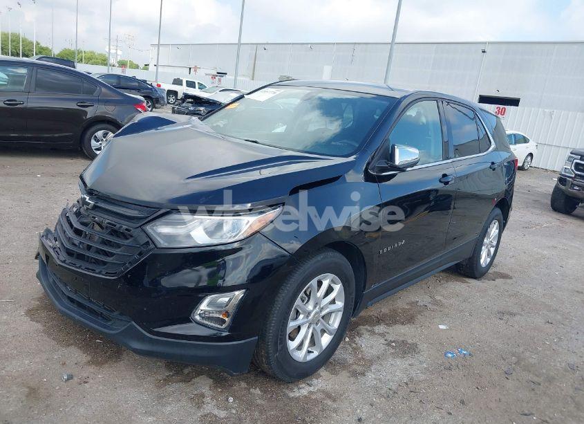 Photo 2 of 2018 Chevrolet Equinox LT (VIN 2GNAXJEV0J6296034)