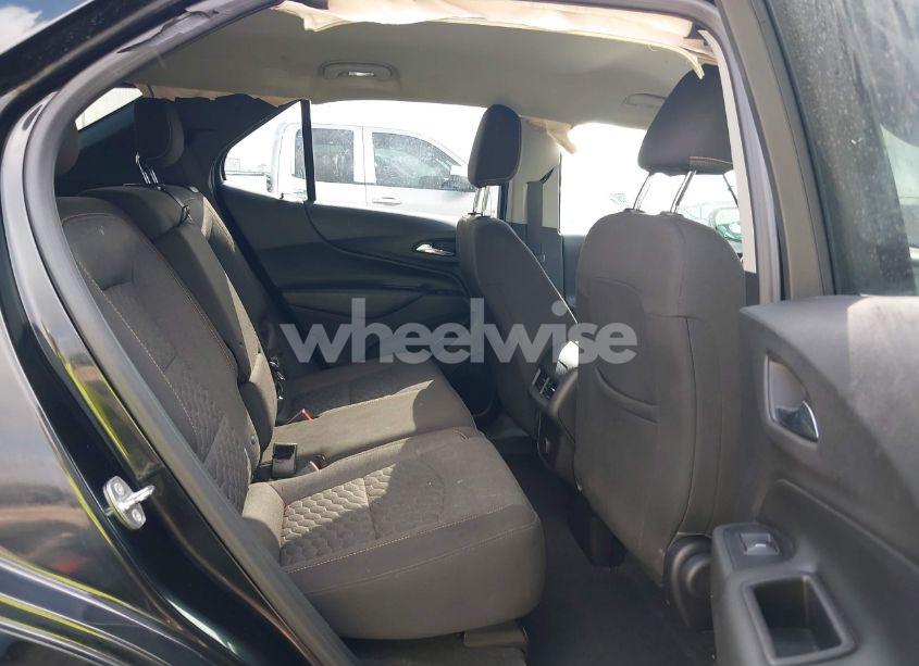 Photo 8 of 2018 Chevrolet Equinox LT (VIN 2GNAXJEV0J6296034)