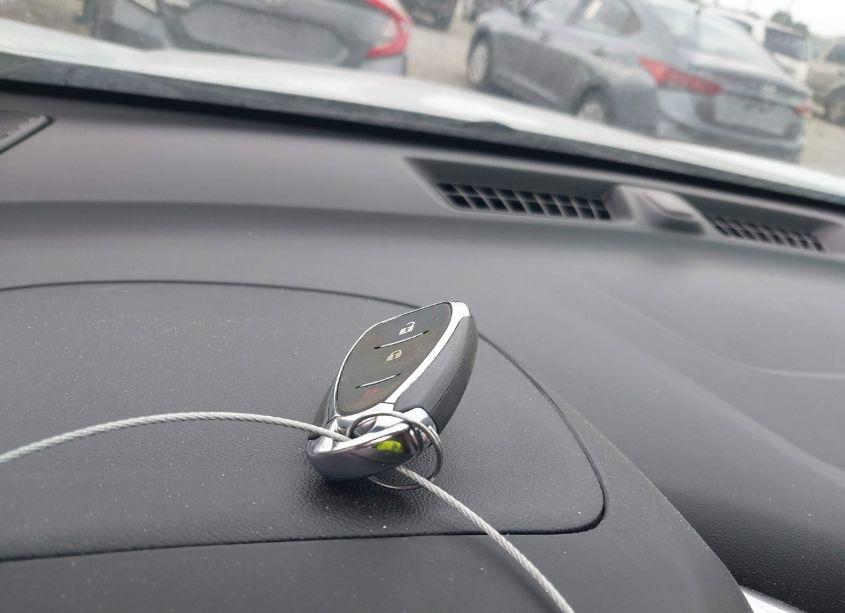 Photo 11 of 2018 Chevrolet Equinox LT (VIN 2GNAXJEV0J6314550)