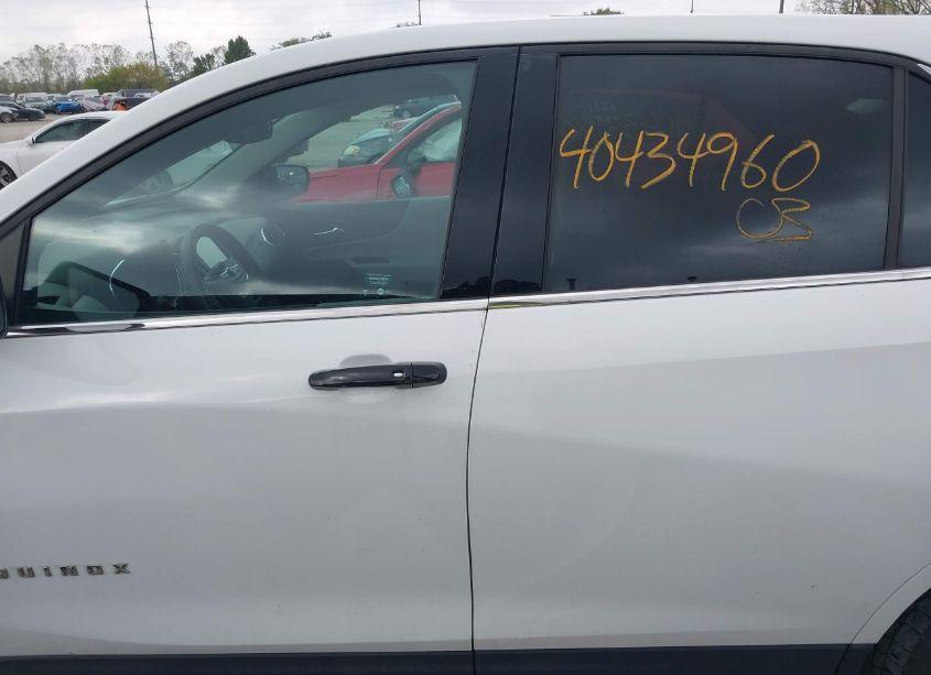 Photo 14 of 2018 Chevrolet Equinox LT (VIN 2GNAXJEV0J6314550)