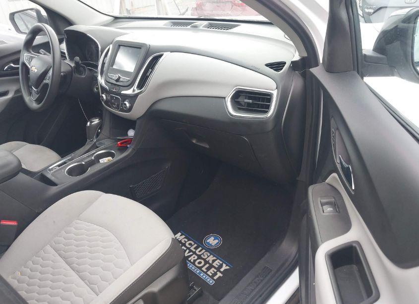 Photo 5 of 2018 Chevrolet Equinox LT (VIN 2GNAXJEV0J6314550)