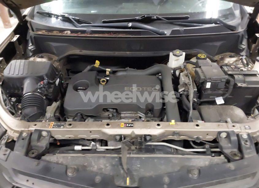 Photo 10 of 2018 Chevrolet Equinox LT (VIN 2GNAXJEV0J6333163)