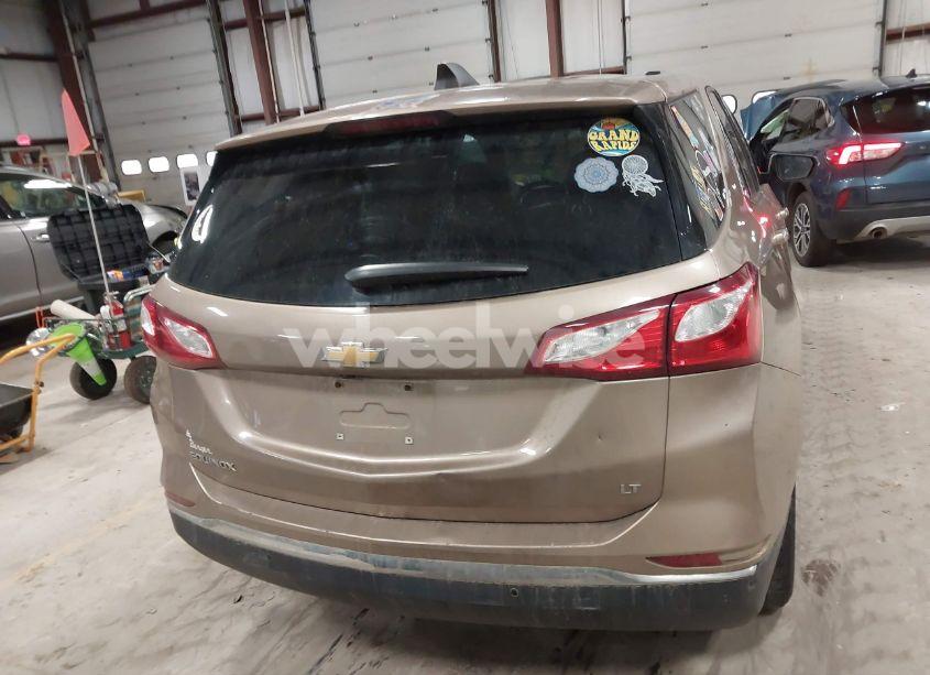 Photo 16 of 2018 Chevrolet Equinox LT (VIN 2GNAXJEV0J6333163)