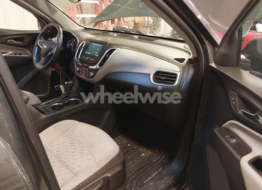 Photo 5 of 2019 Chevrolet Equinox LT (VIN 2GNAXJEV0K6263956)