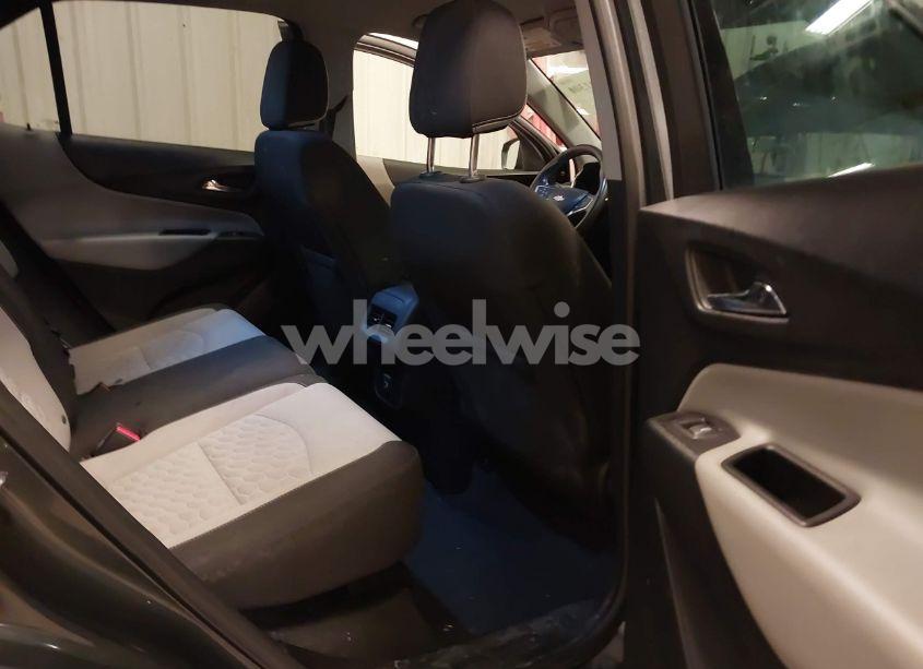 Photo 8 of 2019 Chevrolet Equinox LT (VIN 2GNAXJEV0K6263956)