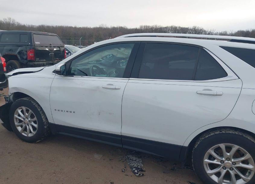 Photo 14 of 2018 Chevrolet Equinox LT (VIN 2GNAXJEV1J6101090)