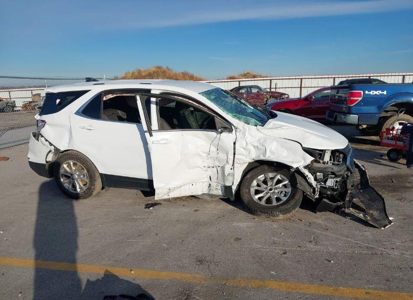 Photo 13 of 2018 Chevrolet Equinox LT (VIN 2GNAXJEV1J6152525)