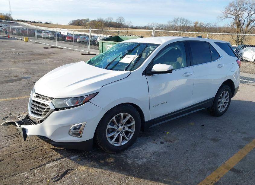 Photo 2 of 2018 Chevrolet Equinox LT (VIN 2GNAXJEV1J6152525)