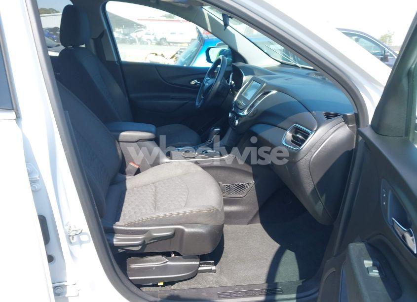 Photo 5 of 2018 Chevrolet Equinox LT (VIN 2GNAXJEV1J6187551)