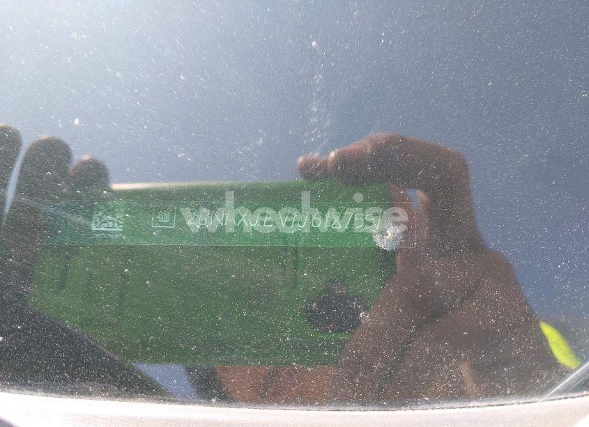 Photo 9 of 2018 Chevrolet Equinox LT (VIN 2GNAXJEV1J6187551)