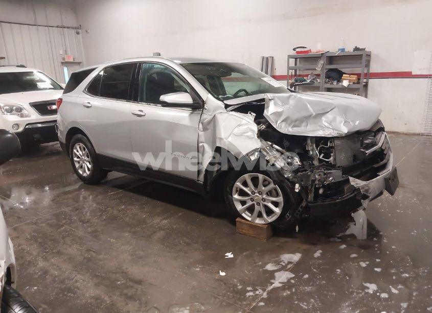 2018 Chevrolet Equinox LT (VIN 2GNAXJEV1J6198453) main photo