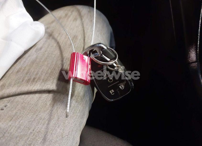 Photo 11 of 2018 Chevrolet Equinox LT (VIN 2GNAXJEV1J6198453)