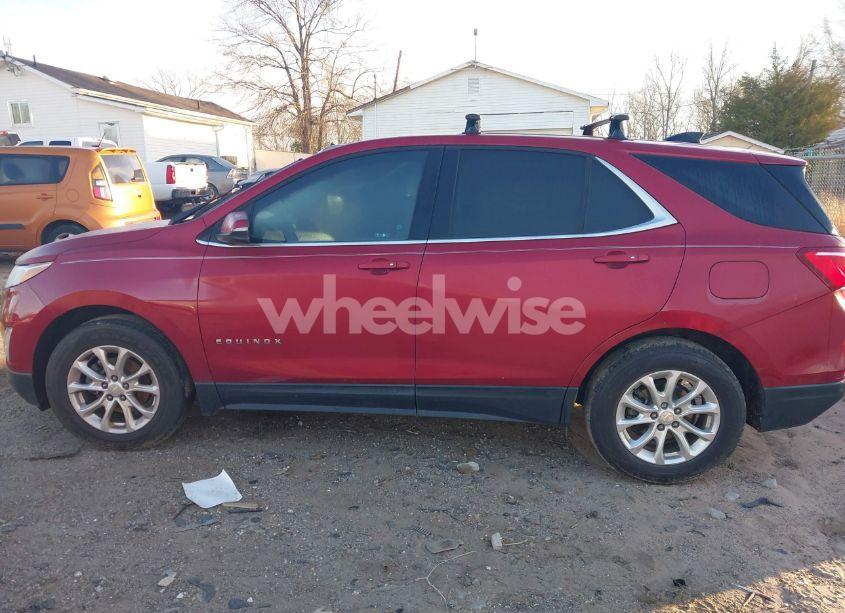 Photo 15 of 2018 Chevrolet Equinox LT (VIN 2GNAXJEV1J6213548)