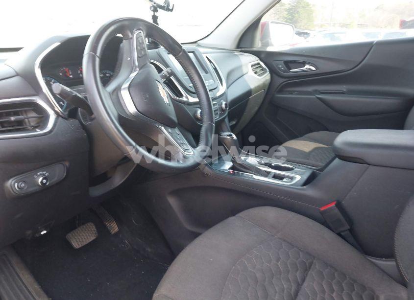 Photo 5 of 2018 Chevrolet Equinox LT (VIN 2GNAXJEV1J6213548)