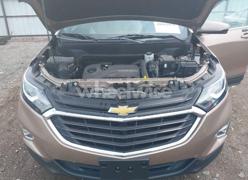 Photo 10 of 2018 Chevrolet Equinox LT (VIN 2GNAXJEV1J6214179)